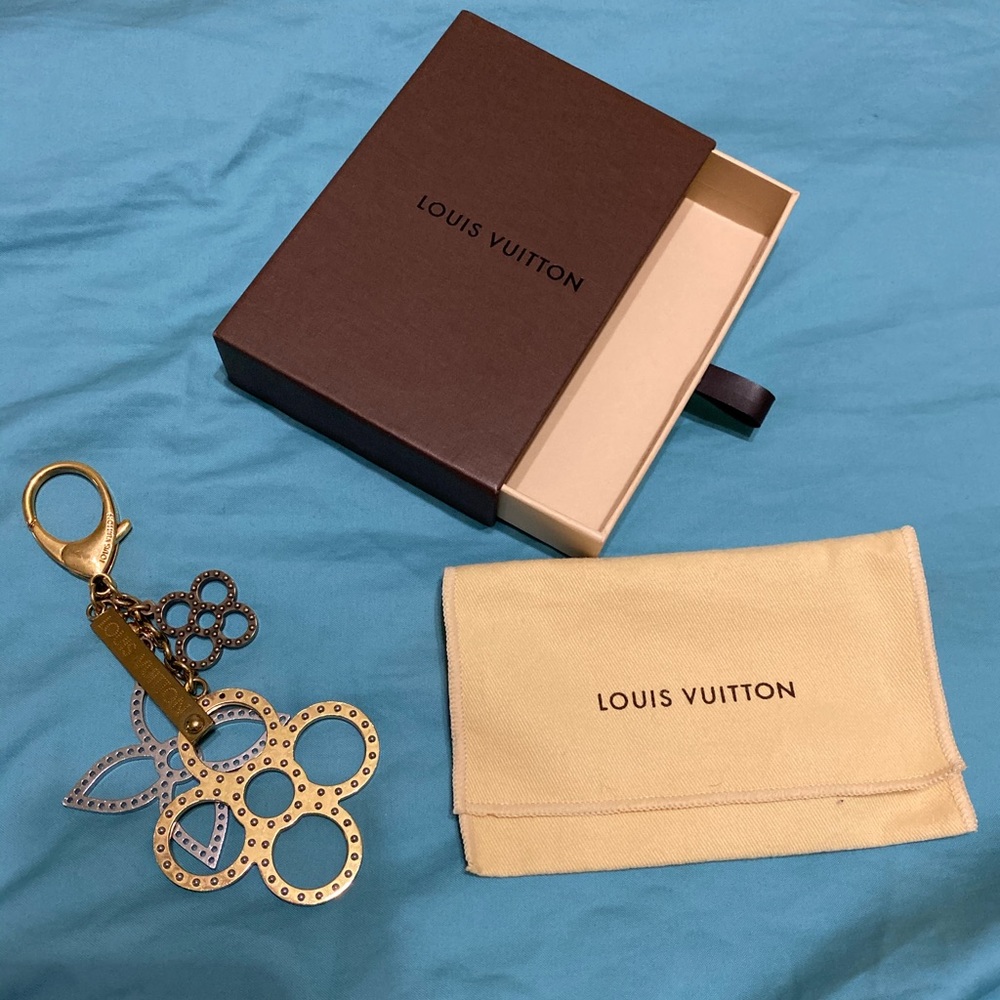 Louis Vuitton Tapage Charm